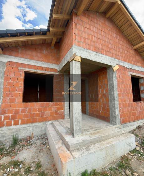 Casă cu 4 camere cu Teren 430 Mp în Biharia
