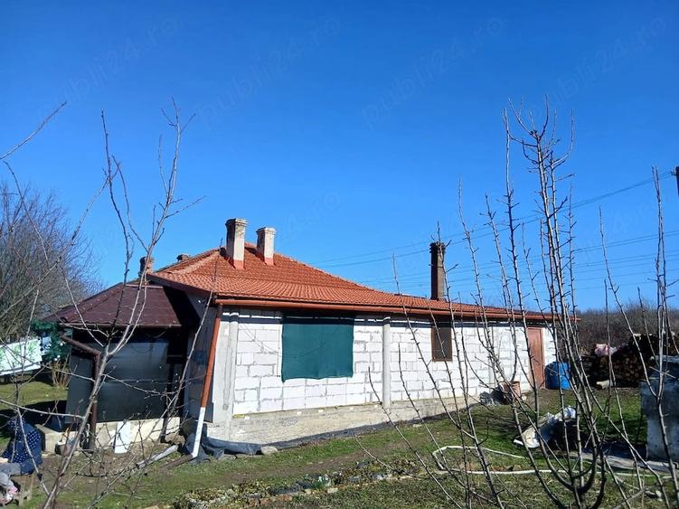 Casă cu 3 camere cu Teren 854 Mp în Bucoșnița