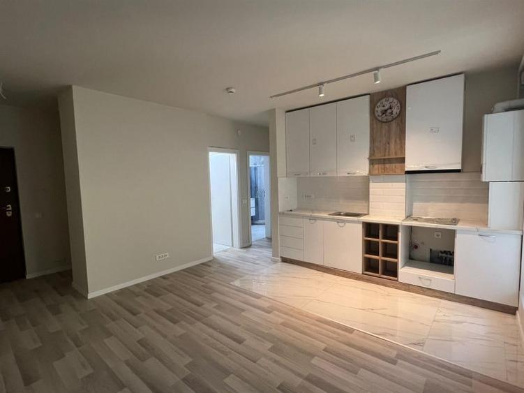 Apartament cu 3 camere semidecomandat în Grigorescu