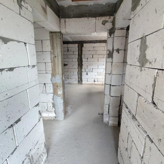 Casă cu Teren 200 Mp în Central