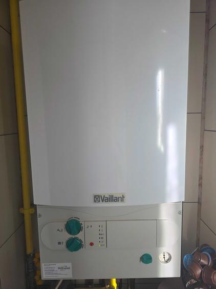 Apartament cu 3 camere decomandat în Titulescu