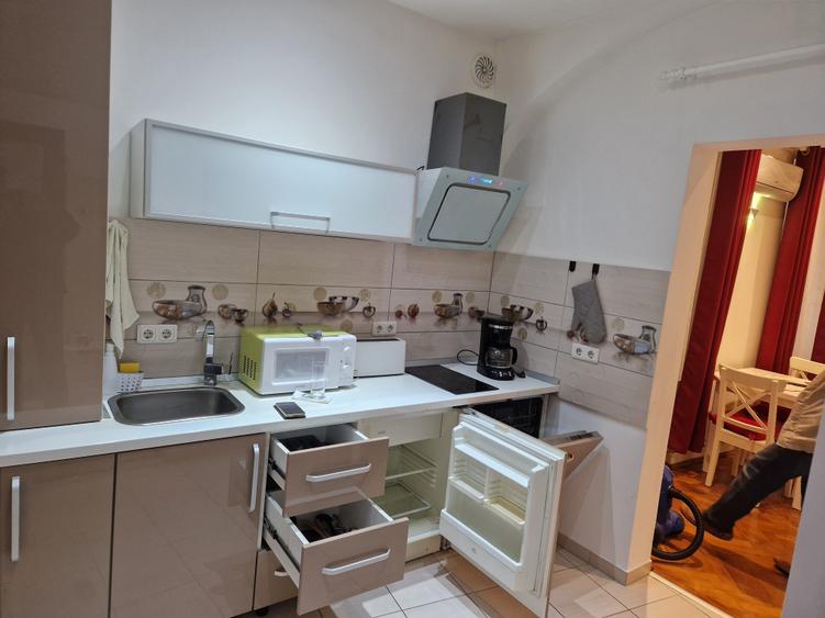 Apartament cu 2 camere semidecomandat în Ultracentral