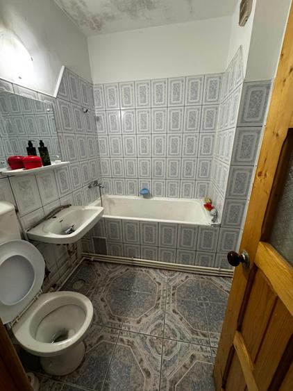 Apartament cu 3 camere decomandat în Tătărași
