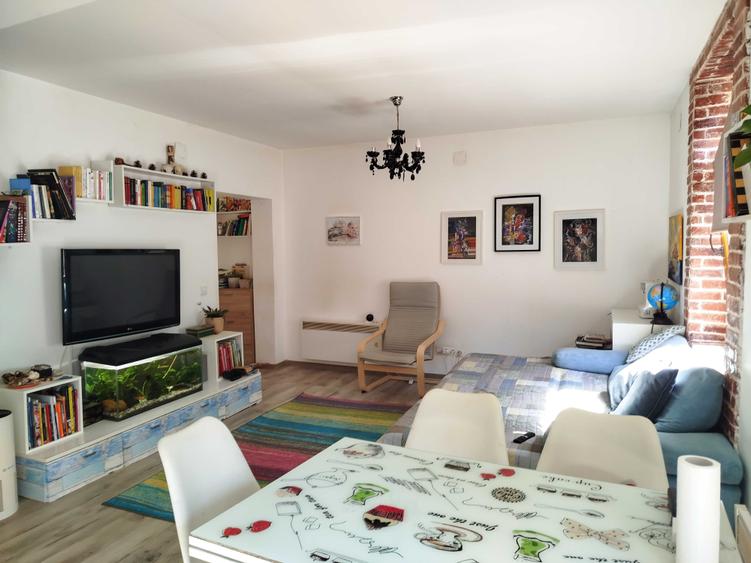 Apartament cu 3 camere decomandat în Central