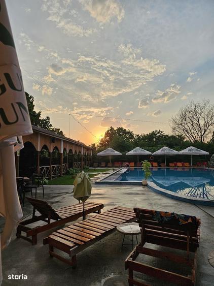 De vanzare - Proprietate cu Piscina, Teren generos si Cladire moderna - 1