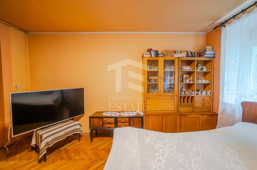 Apartament cu 3 camere semidecomandat, mobilat în Dâmbovița