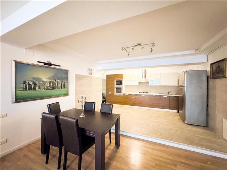 Apartament cu 3 camere decomandat, mobilat în Aviatorilor