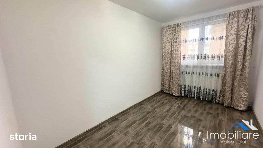 Apartament cu 3 camere în Petros