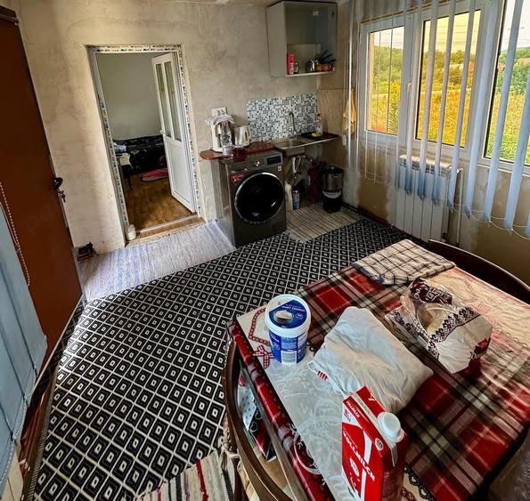 Casă cu 2 camere cu Teren 10199 Mp în Cotmeana