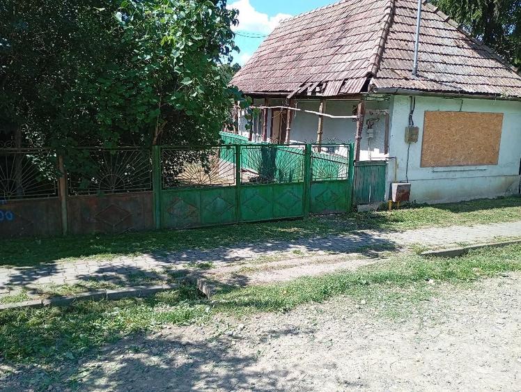 Casă cu Teren 1700 Mp în Budiu Mic