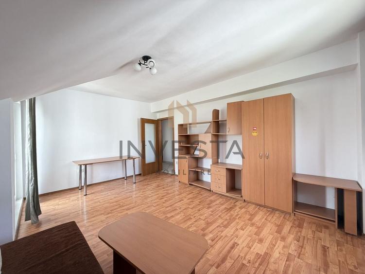 Apartament cu 3 camere decomandat, mobilat în Zorilor