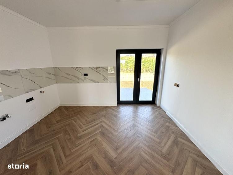 Casă cu 4 camere în Breazu