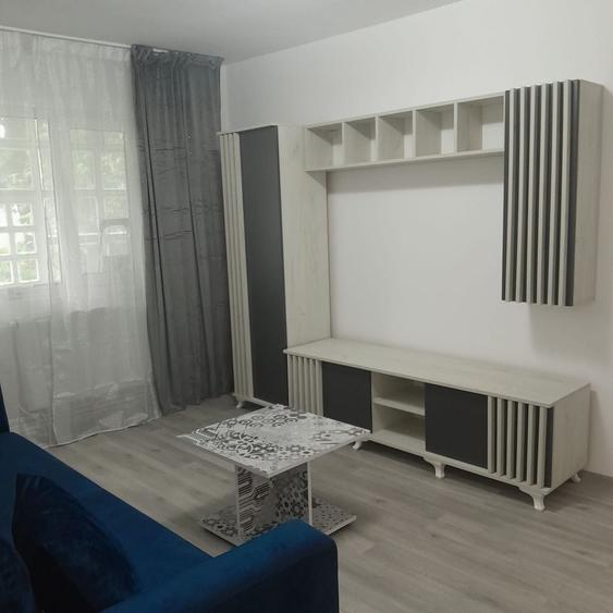 Apartament cu 2 camere semidecomandat în Micro 9
