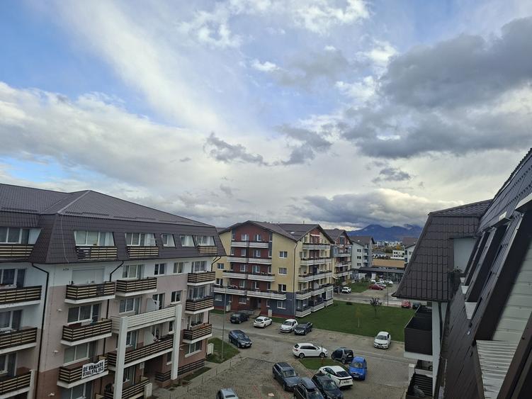 Apartament cu 2 camere decomandat în Sânpetru