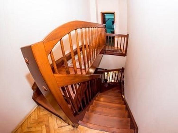 Penthouse cu 3 camere decomandat, mobilat în P-ța Maria