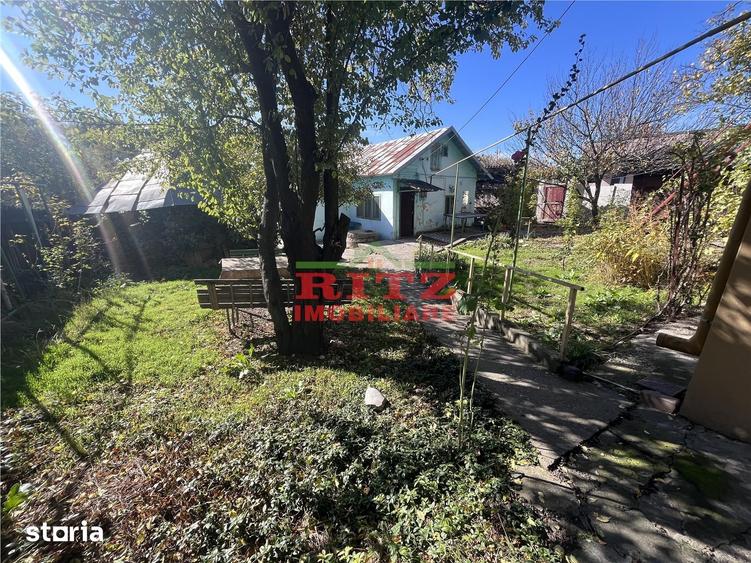 Casă cu 5 camere cu Teren 1623 Mp în Central
