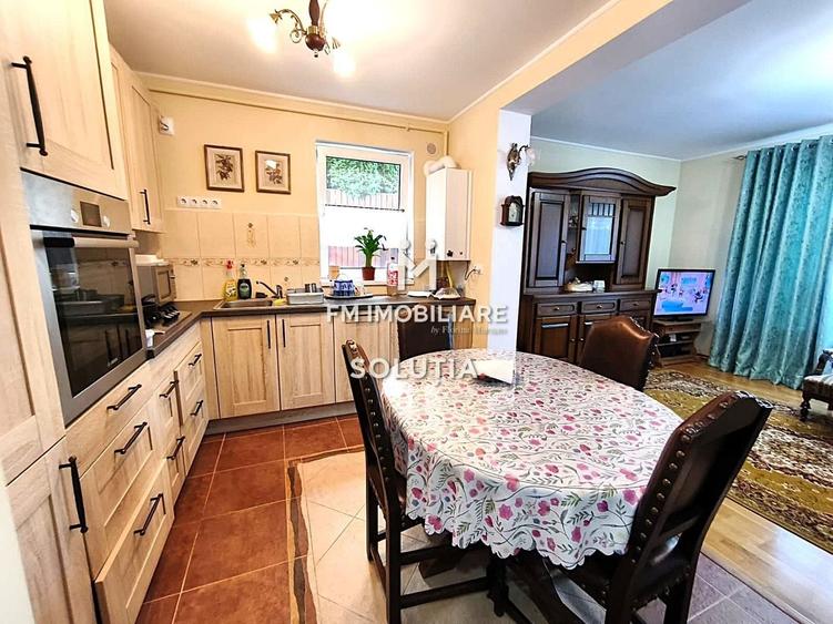 Apartament cu 3 camere decomandat în Valea Borcutului