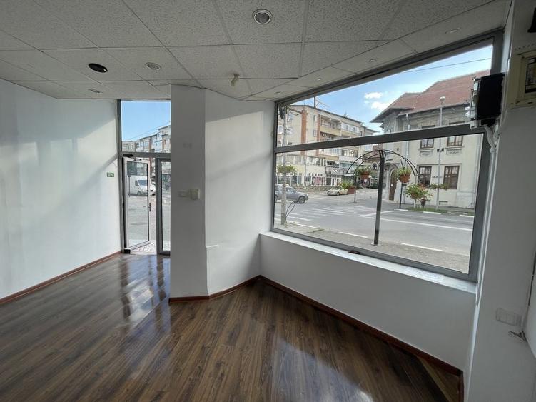 Spațiu comercial, de 30 mp, în Ultracentral