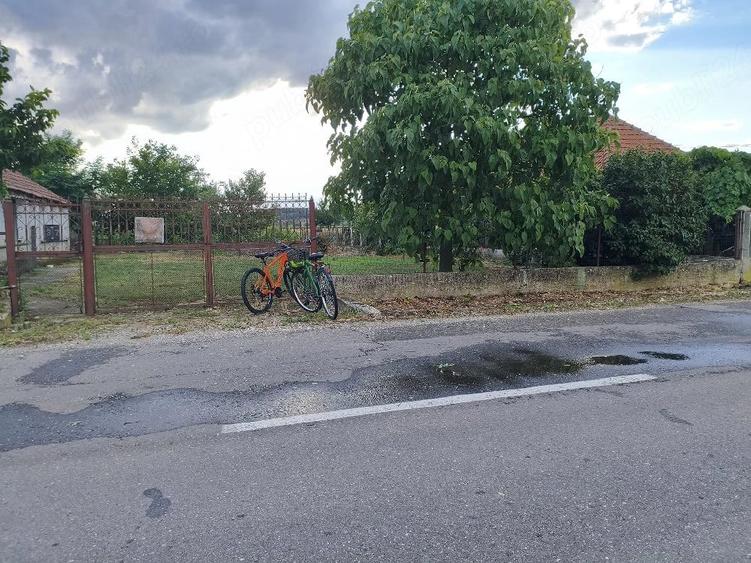Casă cu Teren 4869 Mp în Abram
