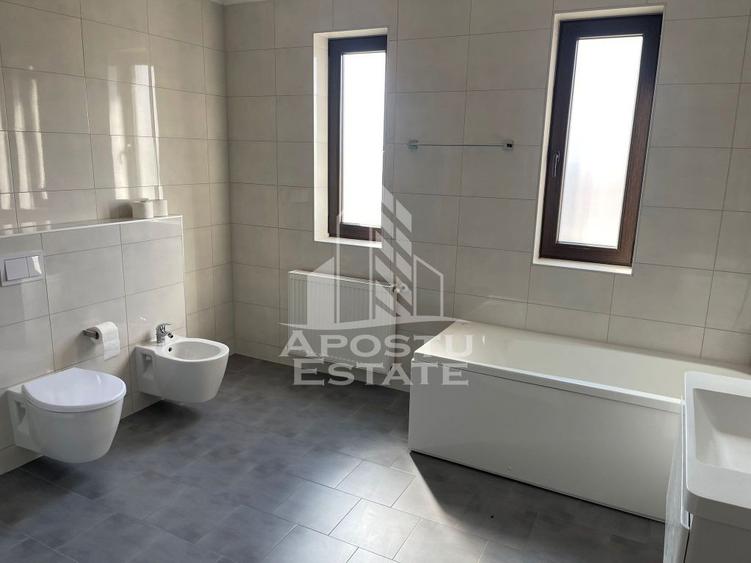 Casă cu 4 camere cu Canalizare în Giroc