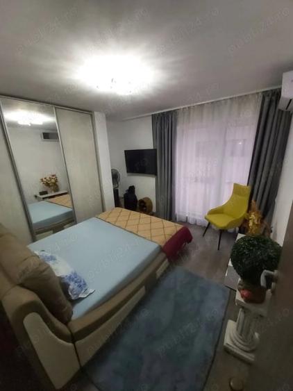 Apartament cu 3 camere decomandat în Metalurgiei