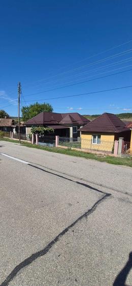 Casă cu 4 camere în Fundătura