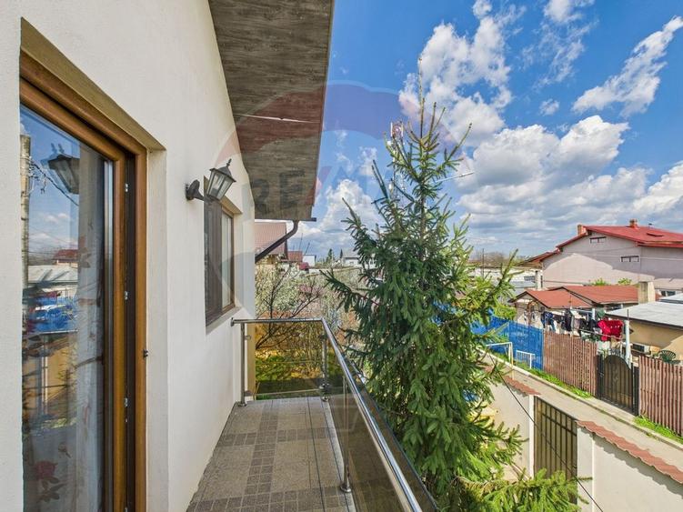 Casă cu 5 camere cu Teren 343 Mp în Central