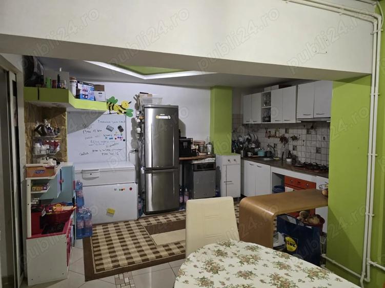 Casă cu 4 camere cu Teren 214 Mp în Roșu