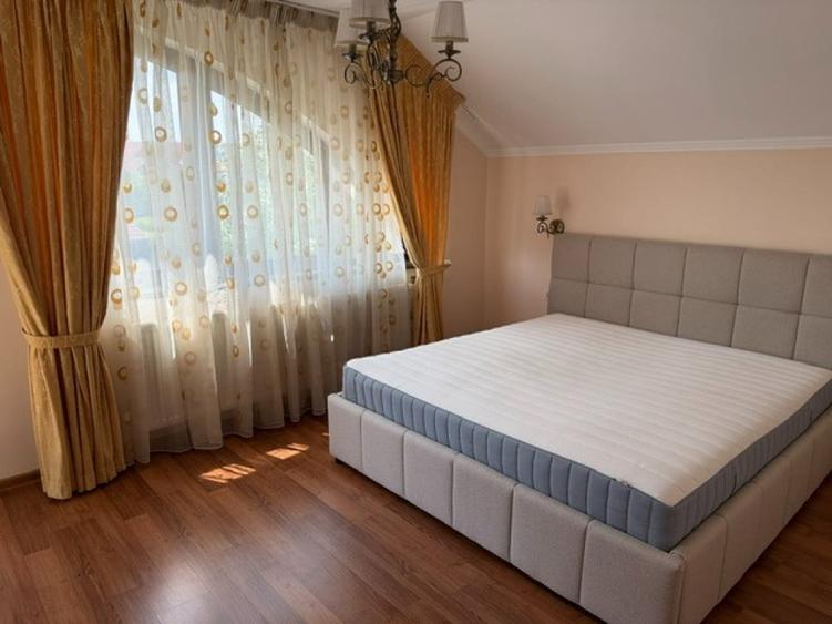 Casă cu 5 camere cu Teren 450 Mp în Central