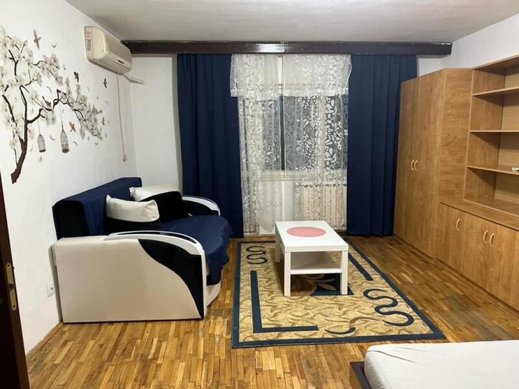 Vtan mall etaj 1 din 4 - 8