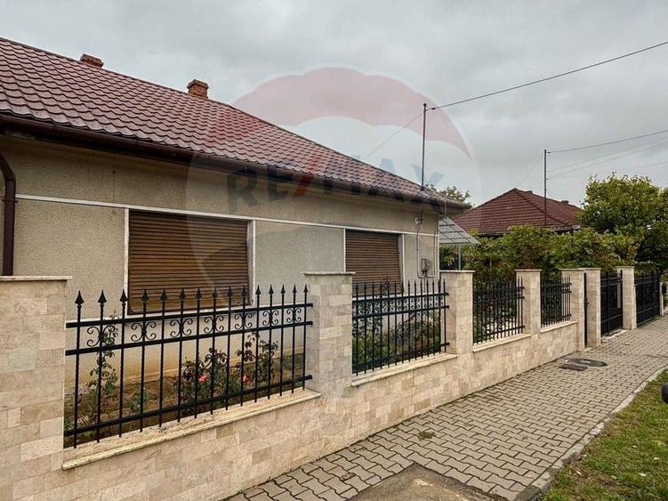 Casă individuală cu 5 camere cu Teren 446 Mp în Ultracentral