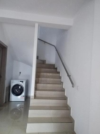 Casă cu 5 camere cu Teren 183 Mp în Central