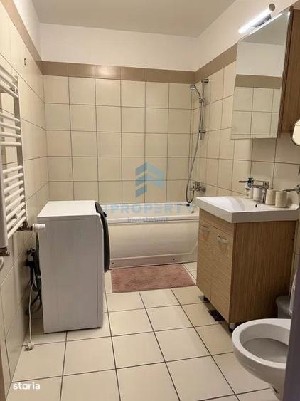 Apartament cu 2 camere decomandat în Titan