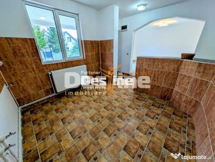 Casă cu 5 camere cu Teren 500 Mp în Lunca Cetățuii