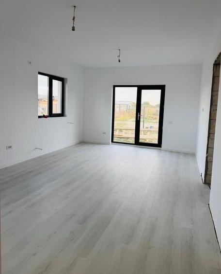 Casă cu 3 camere în Dumitrana