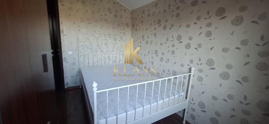 Casă individuală cu 3 camere cu Canalizare în Tunari