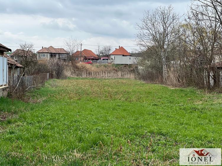 Teren Construcții intravilan de 1708 mp, în Crăciunelu de Jos