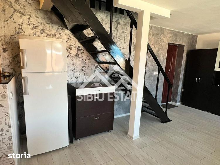Apartament cu 3 camere, mobilat în Vasile Aaron