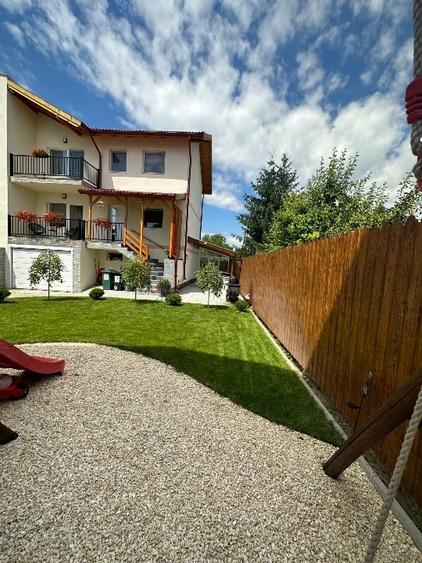 Duplex cu 5 camere cu Canalizare în Simeria