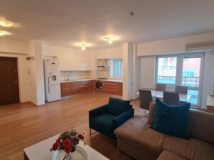 Apartament cu 3 camere decomandat, mobilat în Herăstrău
