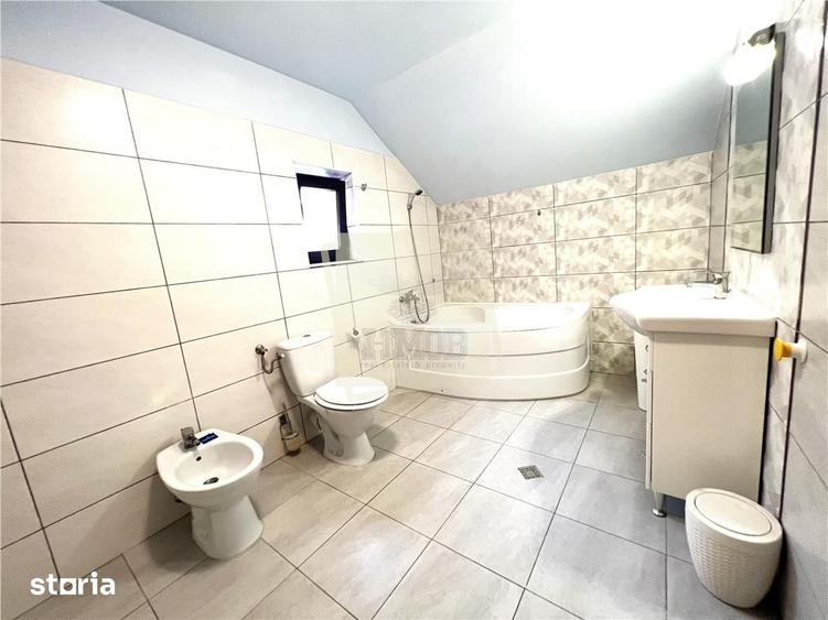 Casă cu 5 camere cu Teren 300 Mp în Central