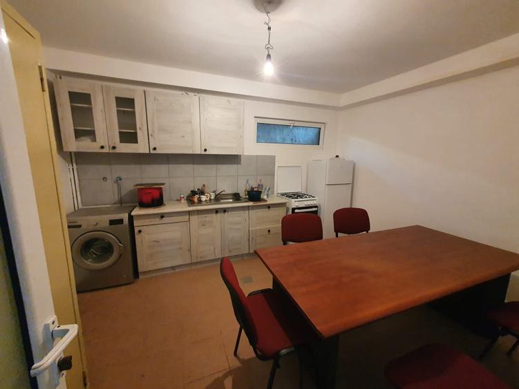 Casă cu 5 camere cu Teren 300 Mp în Brâncoveanu