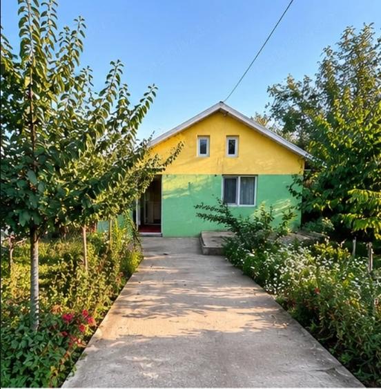 Casă cu 4 camere cu Teren 4300 Mp în Ungureni