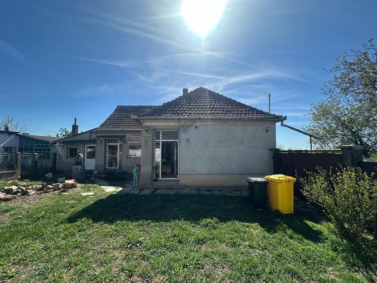 Casă cu 3 camere în Central