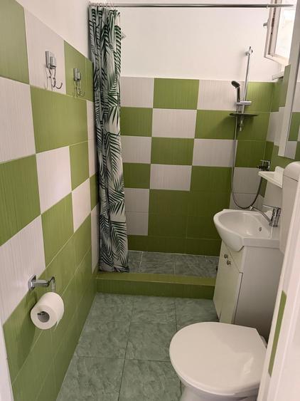Apartament cu 3 camere decomandat, mobilat în Plopilor