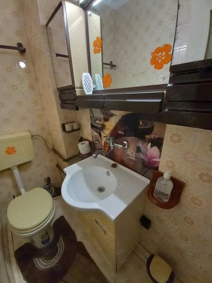 Apartament cu 3 camere semidecomandat în Aradului