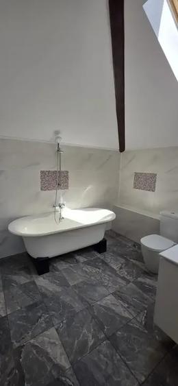 Casă individuală cu 5 camere cu Teren 640 Mp în Vest