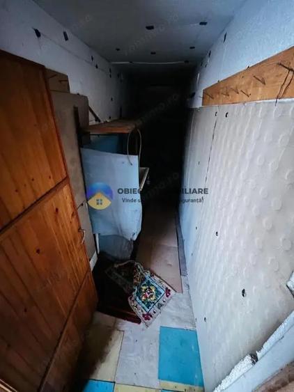 Casă cu 2 camere cu Teren 2040 Mp în Unghi