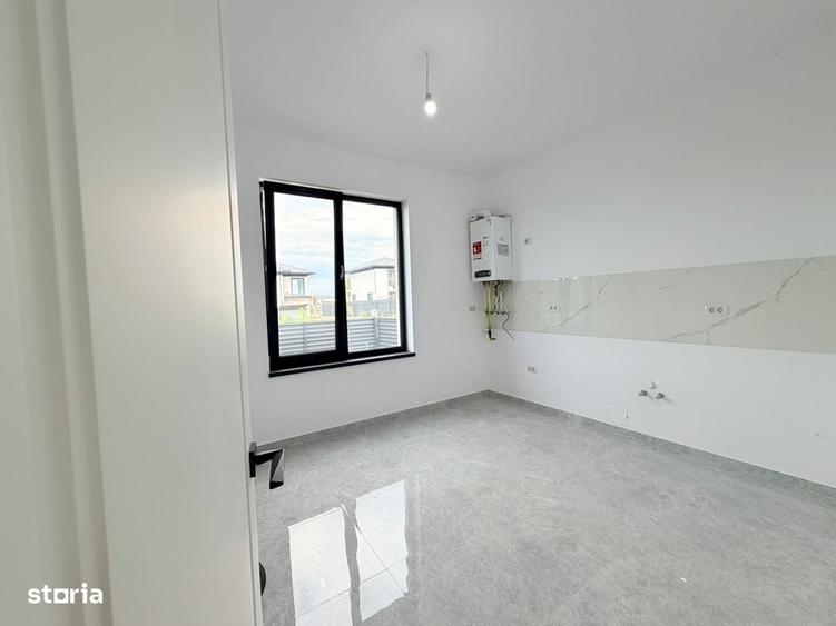 Casă cu 4 camere în Valea Adâncă