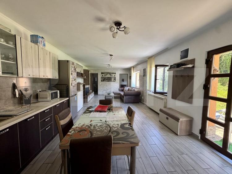 Casă cu 3 camere cu Teren 2800 Mp în Leordeni